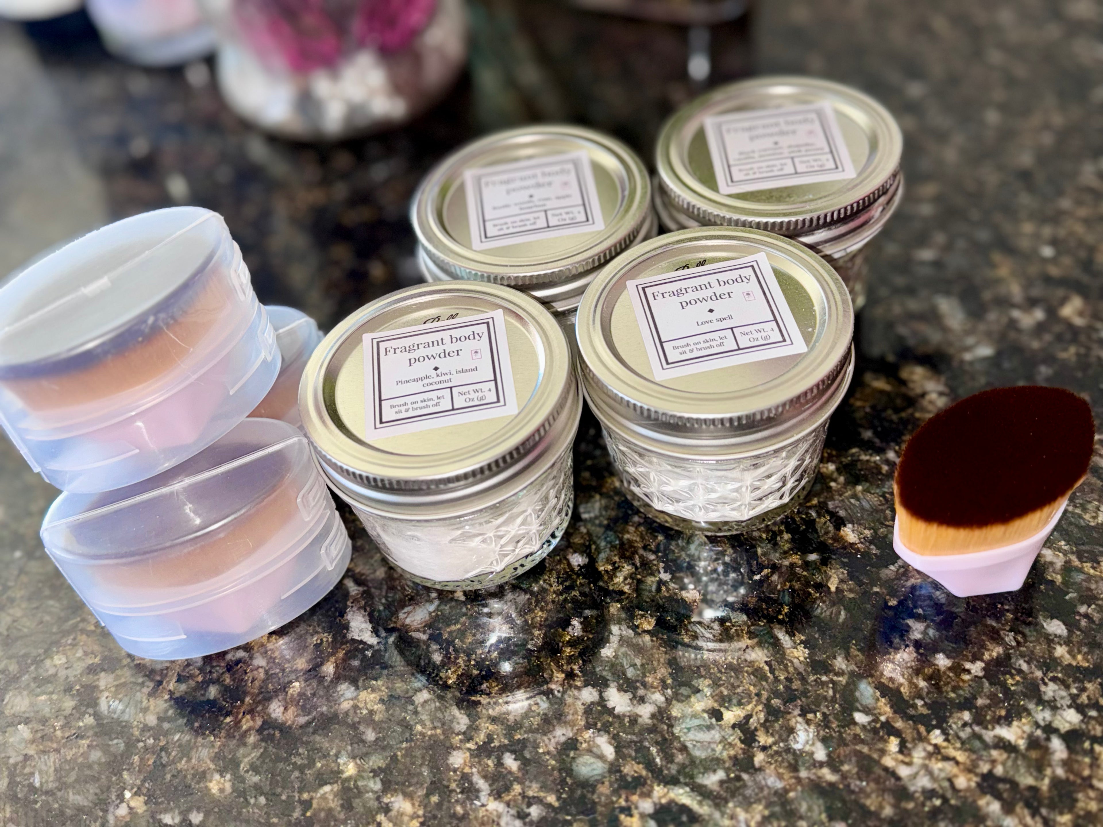 Fragrant body powder